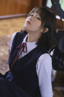 乳环女